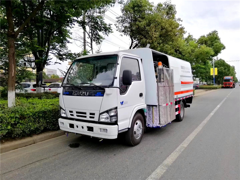 慶鈴五十鈴護(hù)欄清洗車-護(hù)欄清洗車價格報價-程力廠家直銷 慶鈴五十鈴護(hù)欄清洗車-護(hù)欄清洗車價格報價-程力廠家直銷